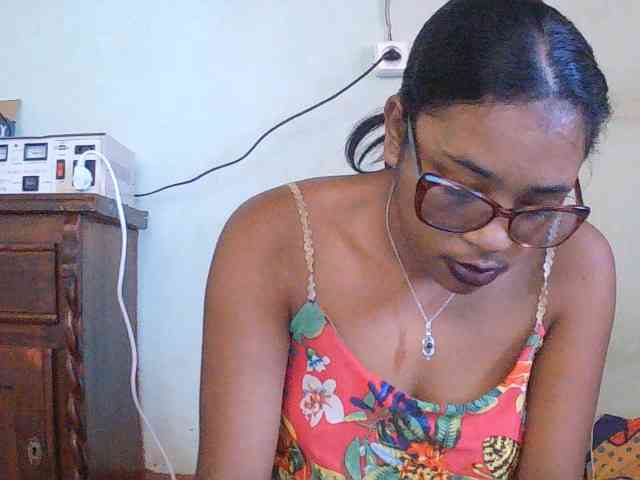 TriciaBella webcam