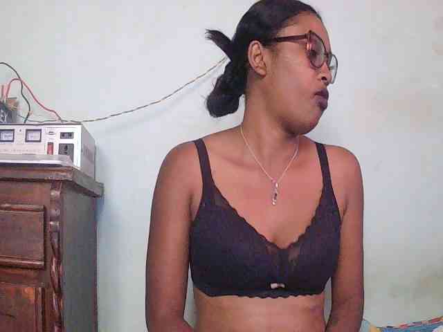 TriciaBella webcam
