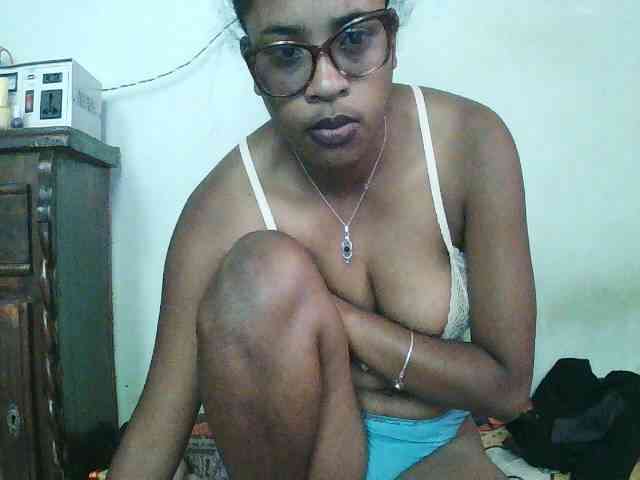 TriciaBella webcam