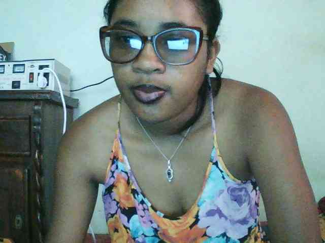 TriciaBella webcam