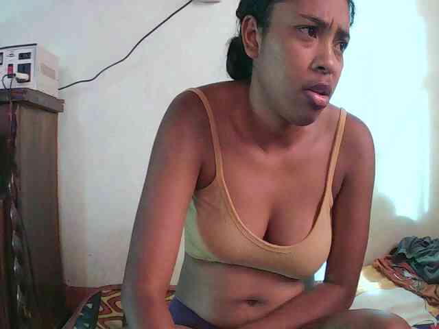 TriciaBella webcam
