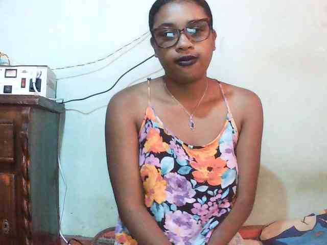 TriciaBella webcam
