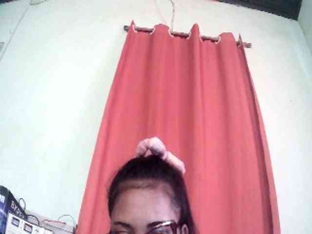 TriciaBella webcam