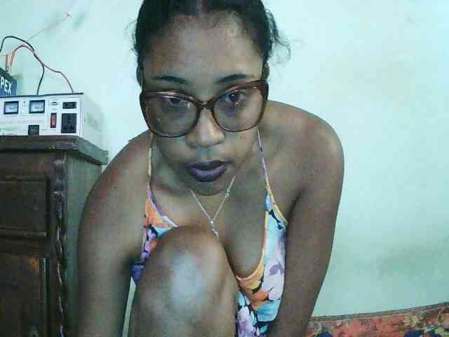 TriciaBella webcam