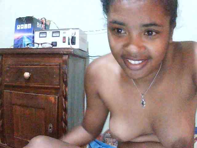 TriciaBella webcam