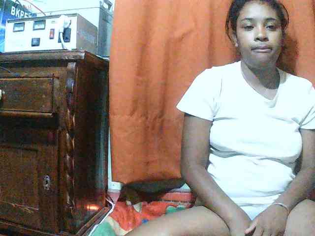 TriciaBella webcam