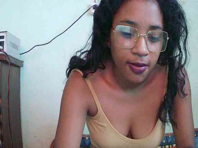 TriciaBella webcam