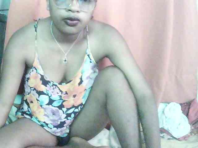TriciaBella webcam