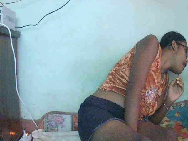 TriciaBella webcam
