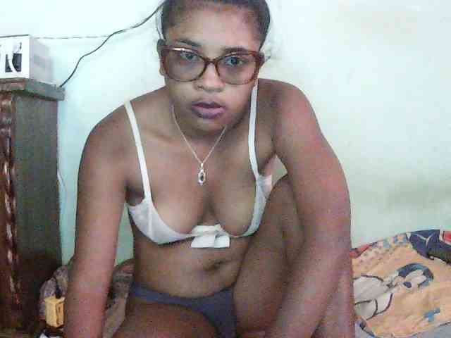 TriciaBella webcam