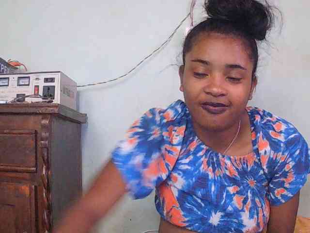 TriciaBella webcam