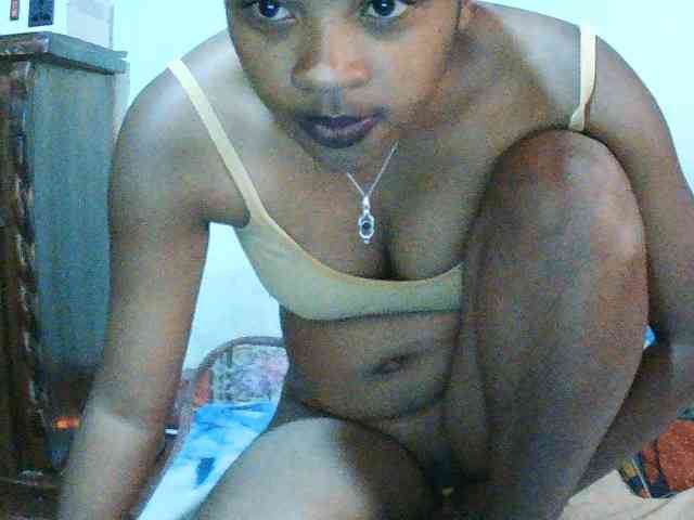 TriciaBella webcam