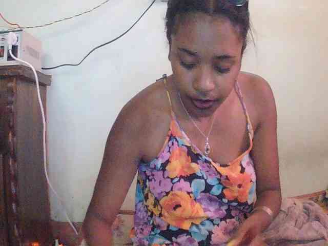 TriciaBella webcam