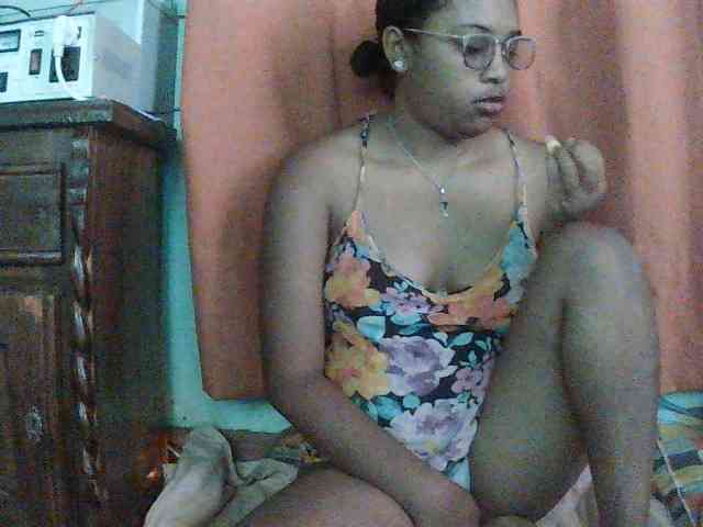 TriciaBella webcam