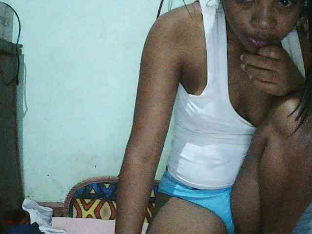 TriciaBella webcam