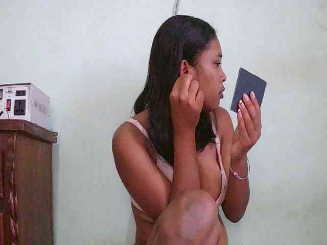 TriciaBella webcam