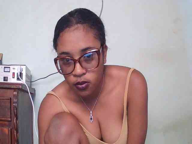 TriciaBella webcam