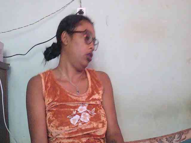 TriciaBella webcam