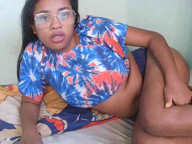 TriciaBella webcam