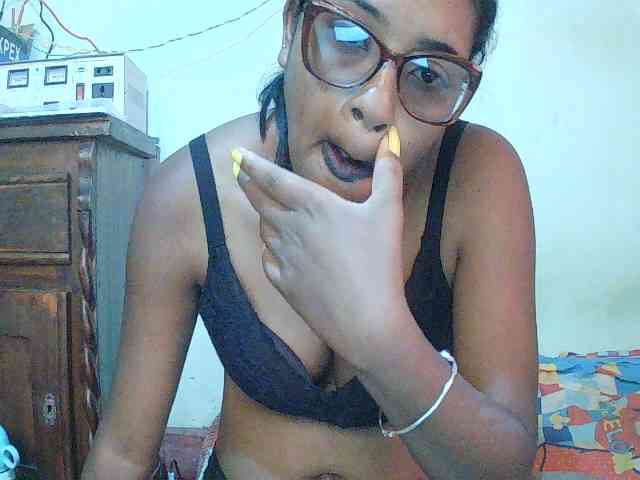 TriciaBella webcam