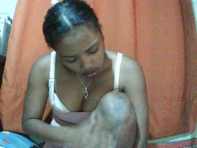 TriciaBella webcam