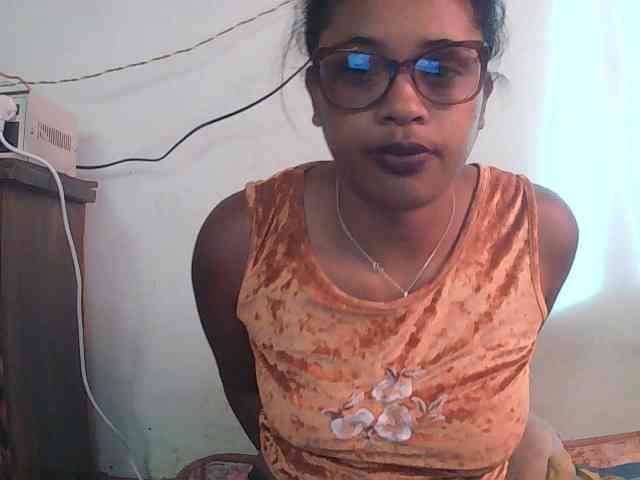 TriciaBella webcam