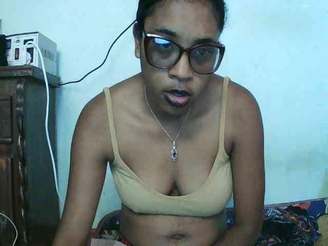 TriciaBella webcam