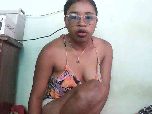 Modèle: TriciaBella