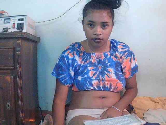 TriciaBella webcam
