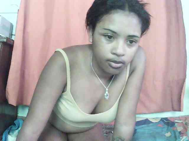 TriciaBella webcam
