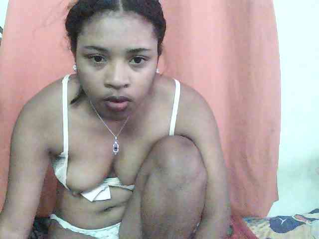 TriciaBella webcam