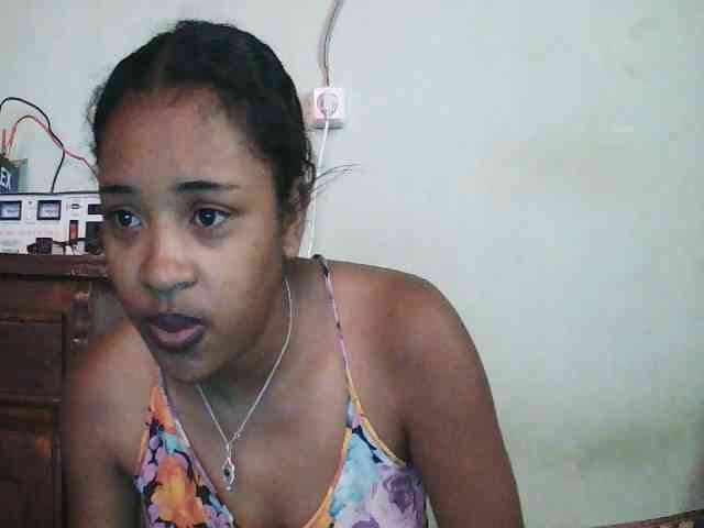 TriciaBella webcam
