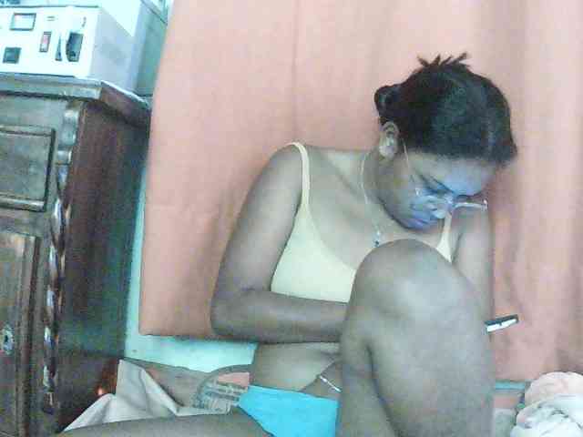 TriciaBella webcam