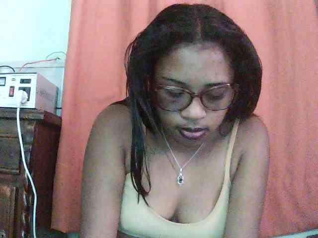 TriciaBella webcam