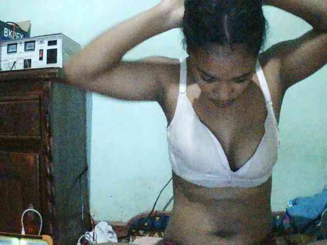 TriciaBella webcam