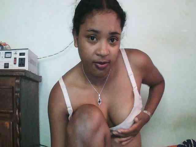 TriciaBella webcam