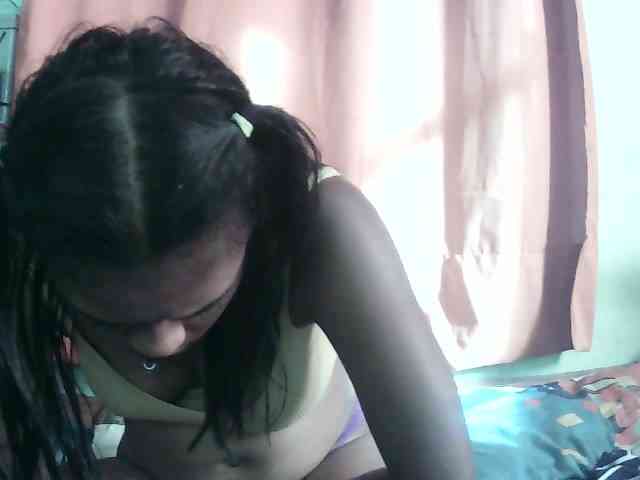 TriciaBella webcam
