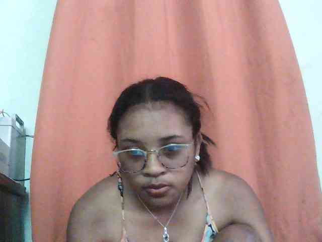TriciaBella webcam