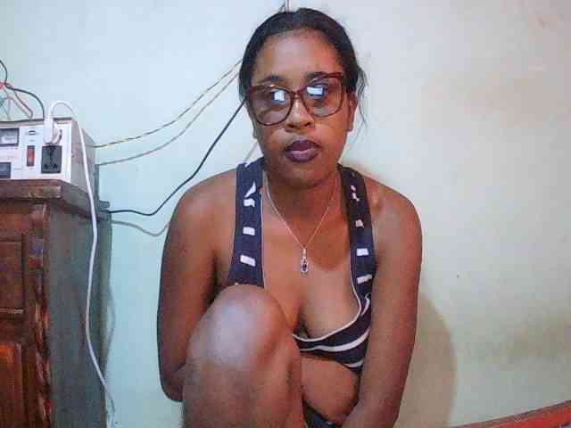 TriciaBella webcam