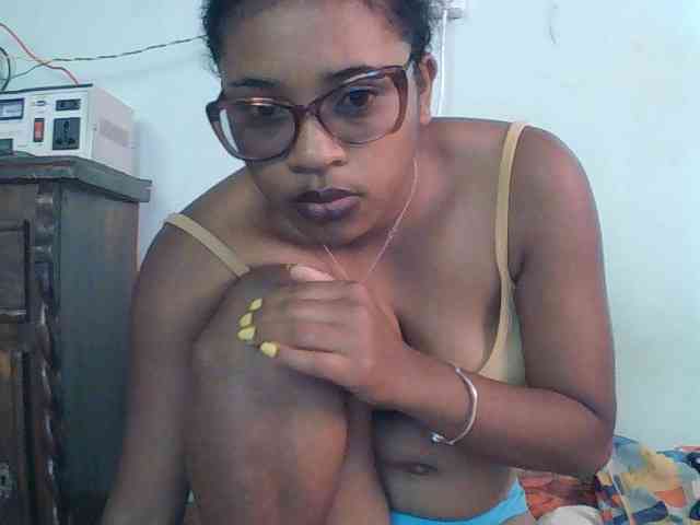 TriciaBella webcam