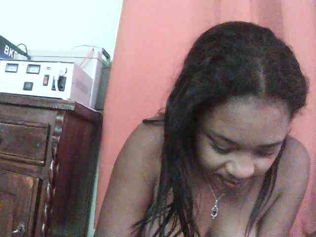 TriciaBella webcam