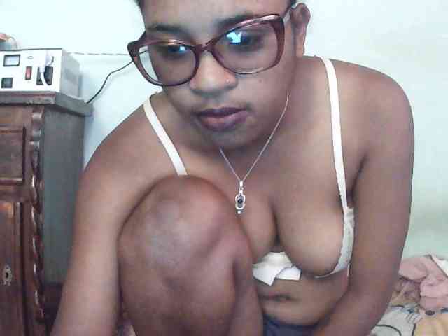 TriciaBella webcam