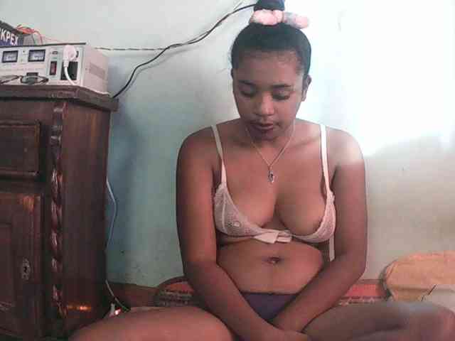 TriciaBella webcam