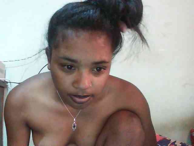 TriciaBella webcam
