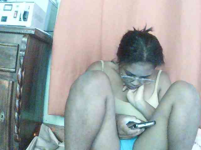 TriciaBella webcam