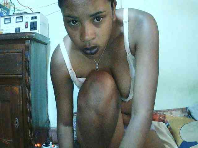 TriciaBella webcam