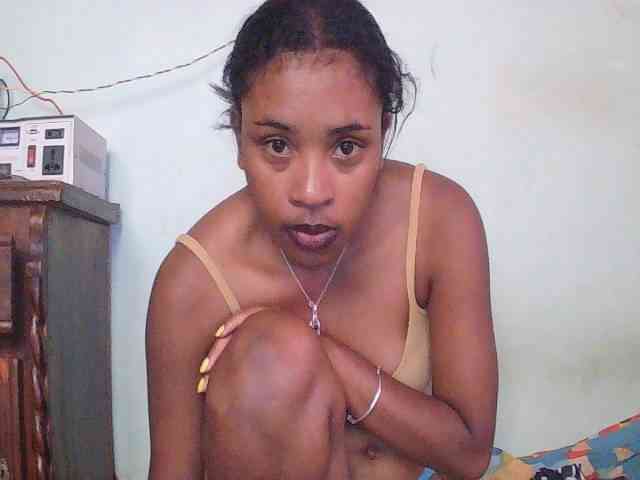 TriciaBella webcam