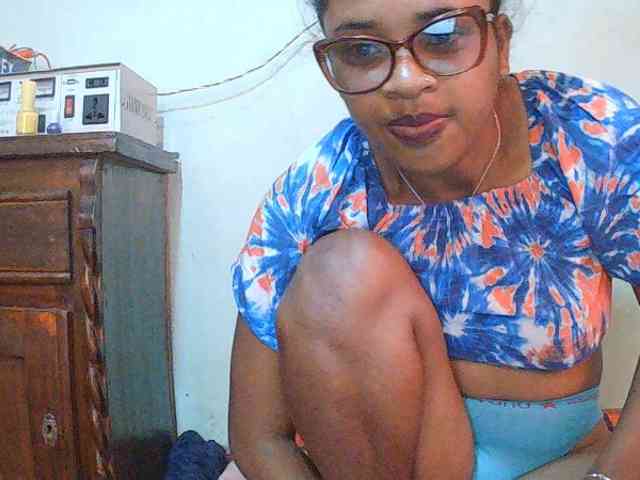 TriciaBella webcam