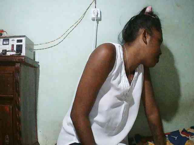 TriciaBella webcam