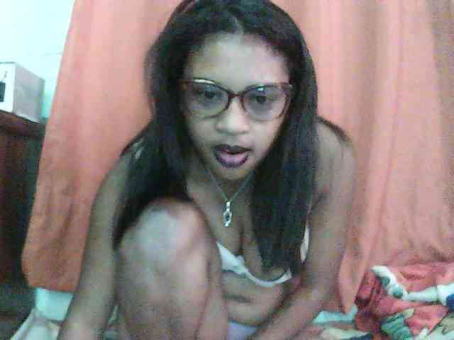 TriciaBella webcam
